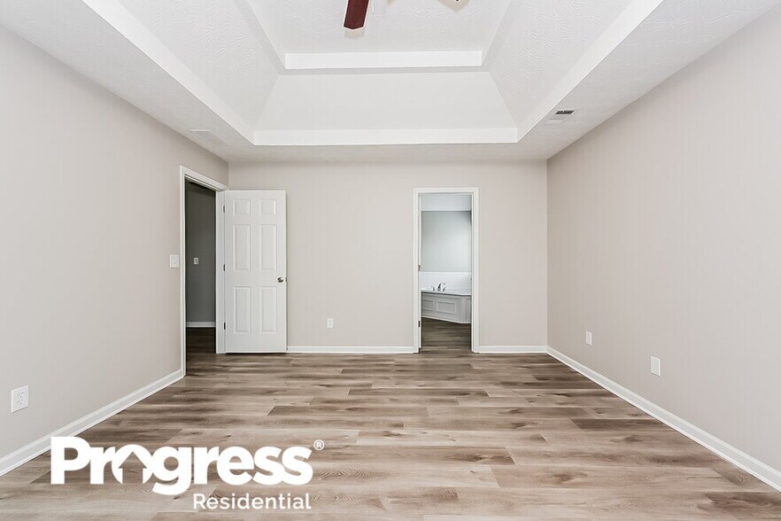 Building Photo - 290 Hazelhurst Dr