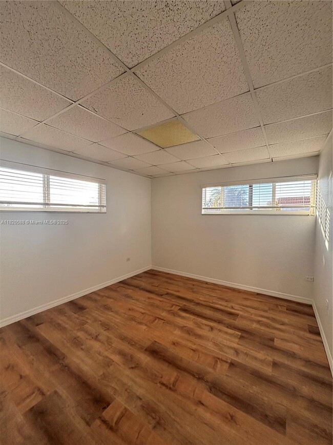 Building Photo - 198 Gulfview Dr