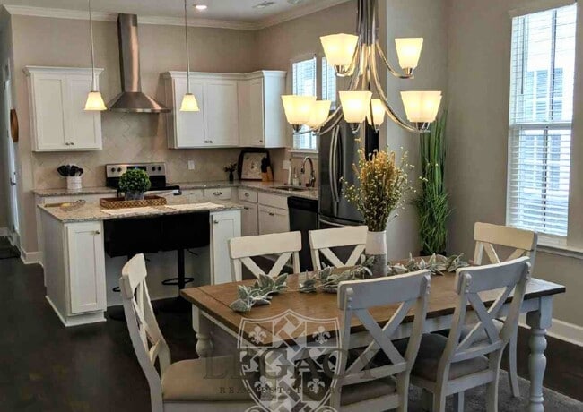 Building Photo - 708 Goswell Dr