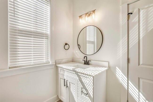 Building Photo - 4056 Biltmore Ave