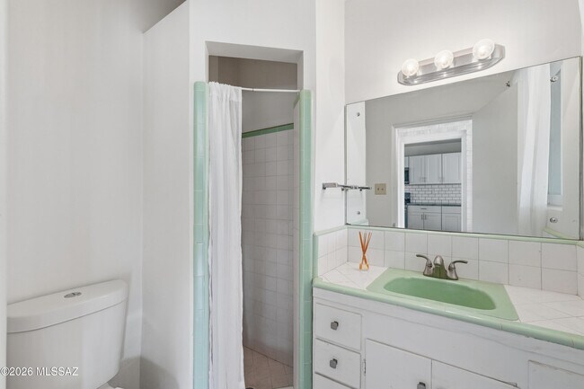 Building Photo - 4026 E Alhambra Pl