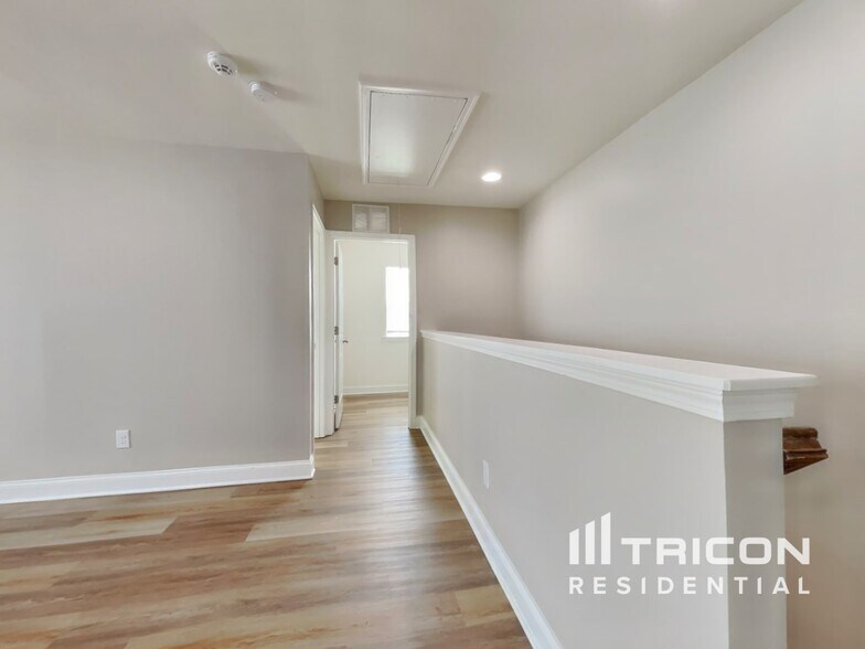 Building Photo - 50 Gallery Park Dr