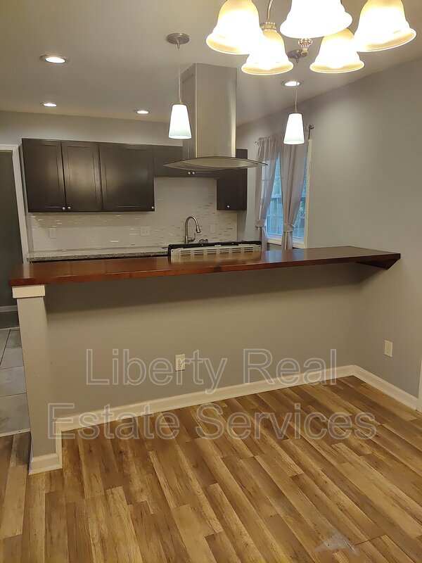 Building Photo - 3 Dogwood St