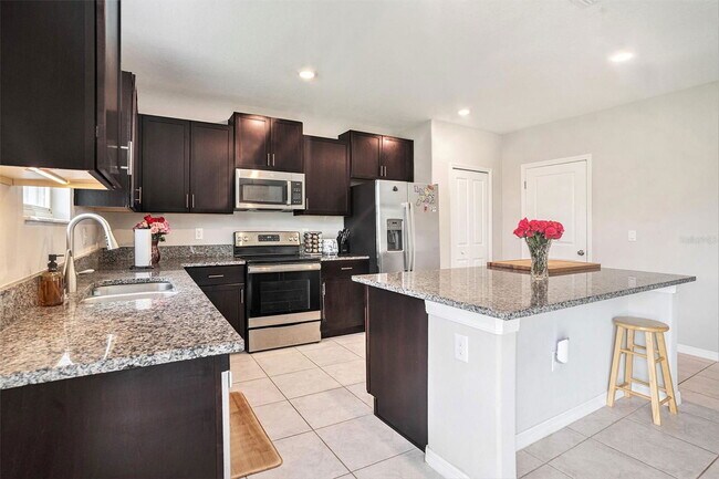 Building Photo - 1655 Blue Rose Dr