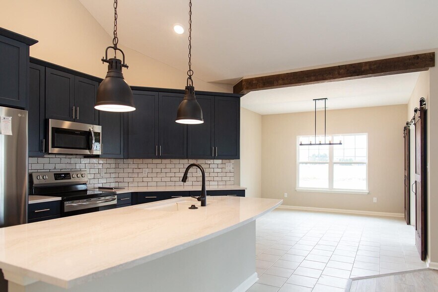 Dining area - 1629 Tupelo Dr