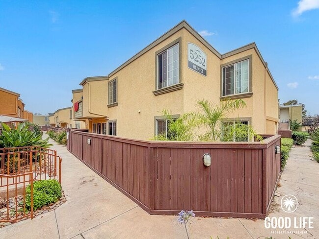 Building Photo - 5252 Balboa Arms Dr