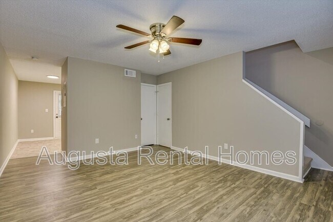 Building Photo - 138 Chalet North Boulevard - 138