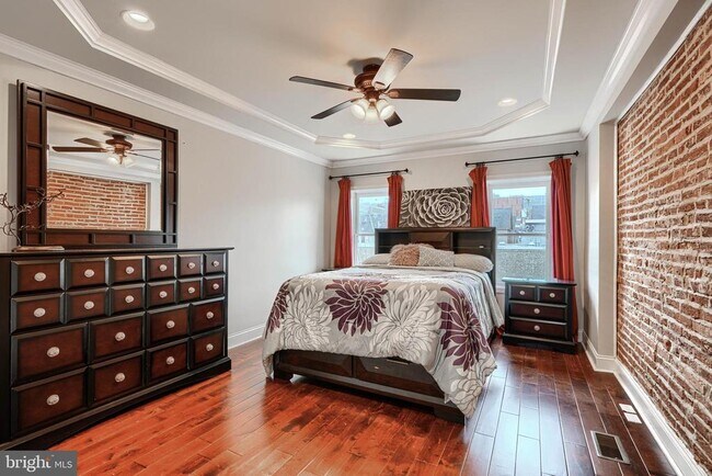 Building Photo - 1730 E Chase St