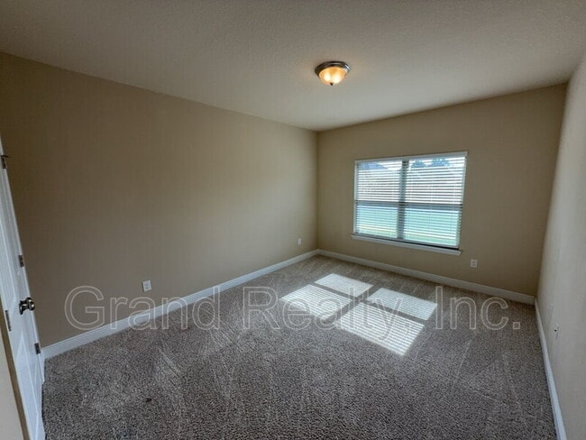 Building Photo - 4818 Dupont Cir