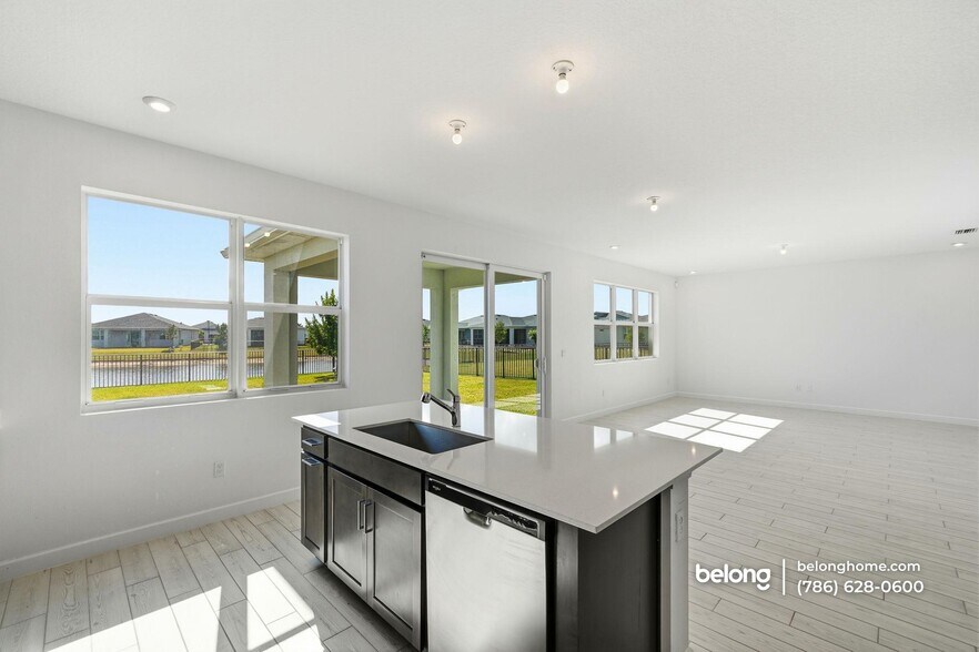 Building Photo - 14114 SW Surina St