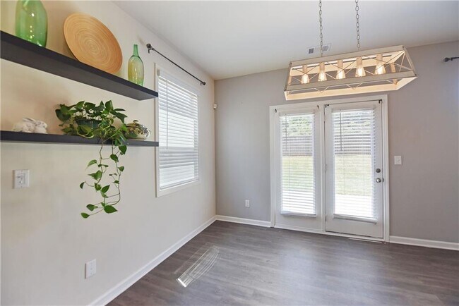 Building Photo - 4255 Sunflower Cir