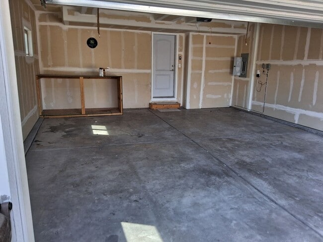 Building Photo - 1097 Johnson St