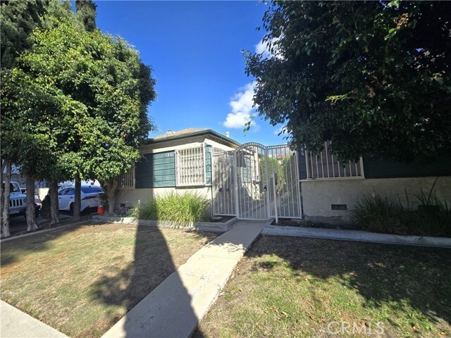 Primary Photo - 146 N Hamilton Dr