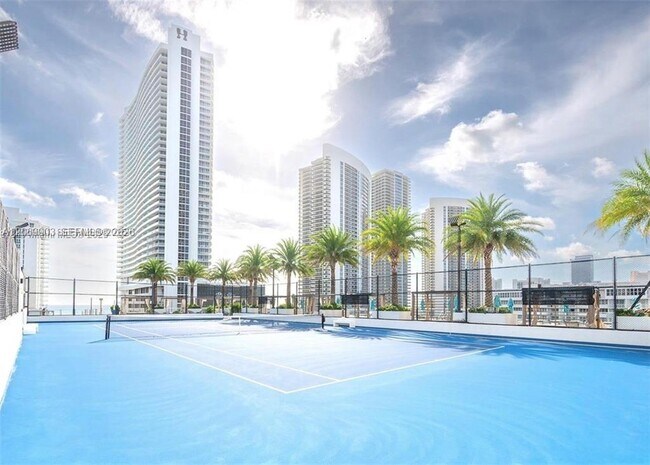 Building Photo - 4010 S Ocean Dr