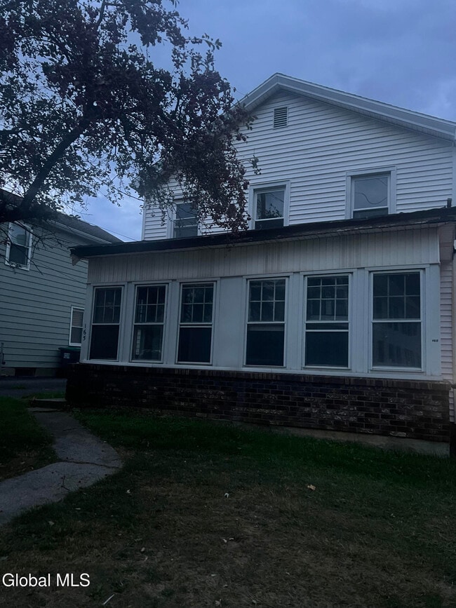 Primary Photo - 165 Saratoga Ave