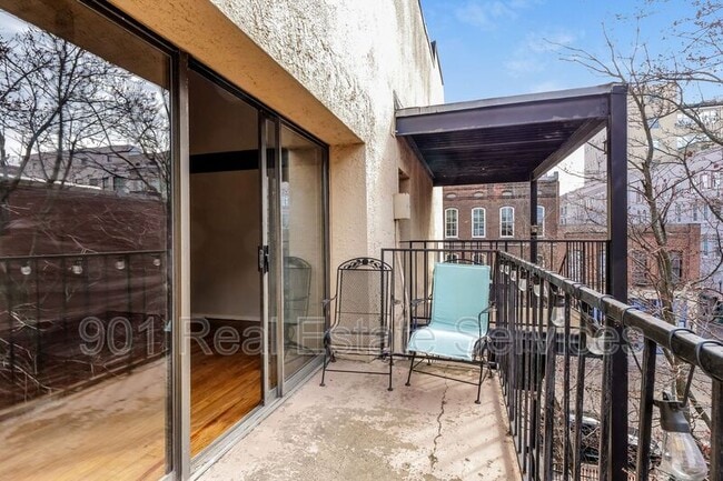 Building Photo - 107 S Front St