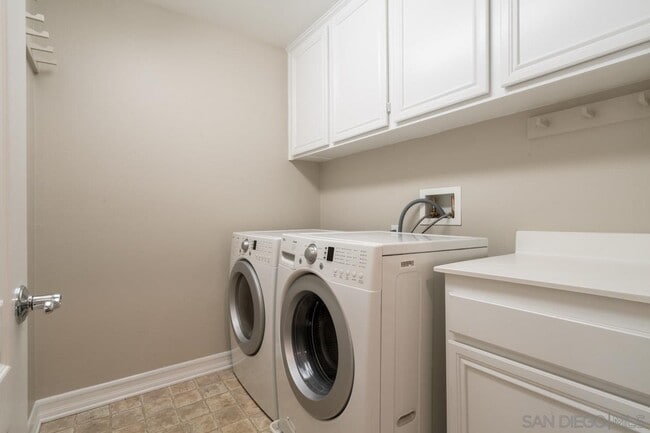 Building Photo - Beautifully maintained town home in the sought after community of Ravenna at 4S Ranch!