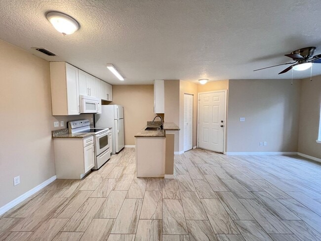 Building Photo - Lake Mary - Condo