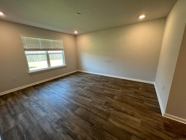 Building Photo - 399 This Way