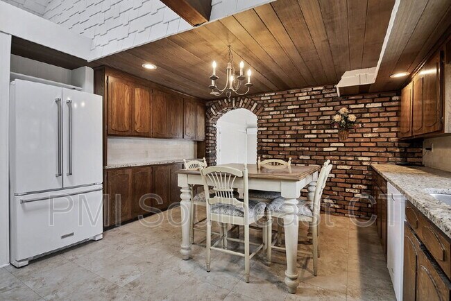 Building Photo - 51 Lake Ave