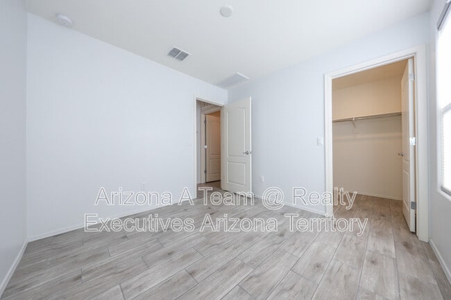 Building Photo - 2943 W Dakota Vista Way