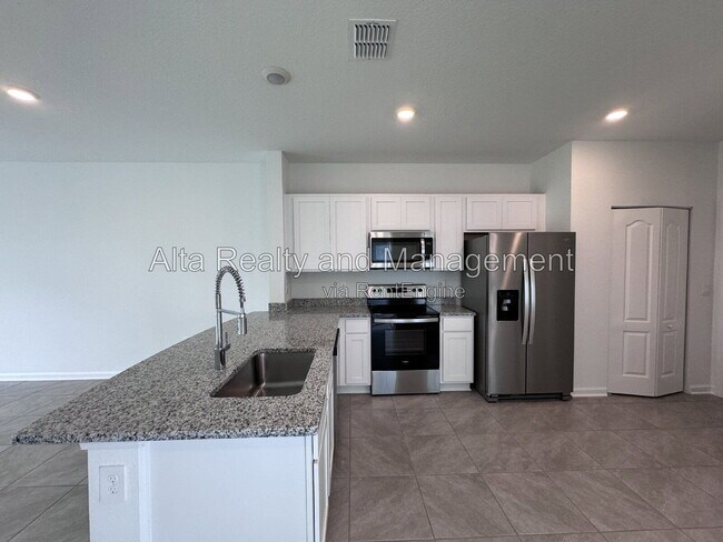 Building Photo - 39 Tidal Bch Ave