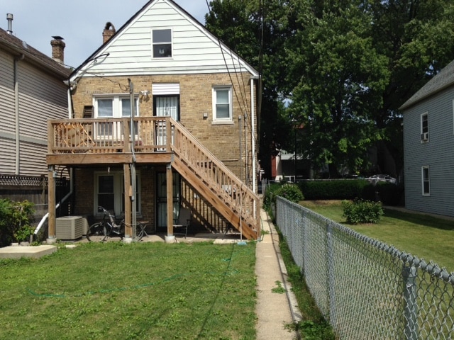 Building Photo - 1832 N Marshfield Ave