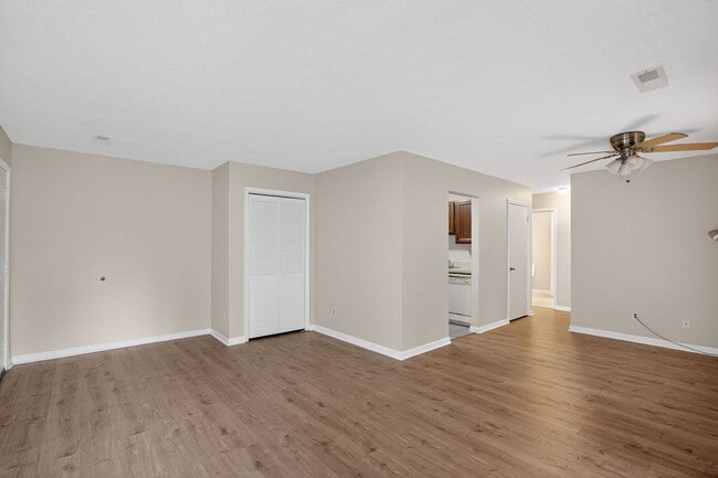 Building Photo - 23252 Chestnut Oak Ct