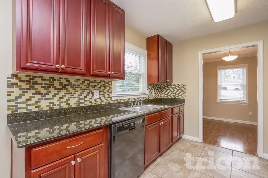Building Photo - 125 Wayside Dr