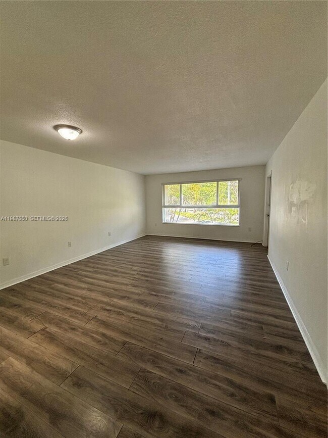 Building Photo - 7470 Miami Lakes Dr