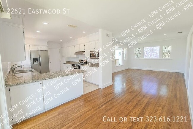 Building Photo - 22621 Eastwood St