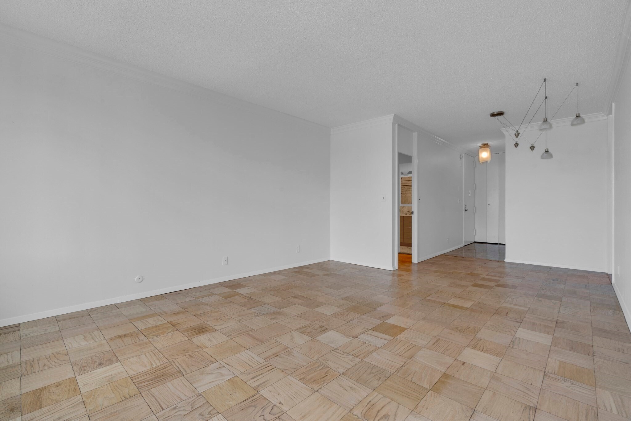 Building Photo - 65 E India Row