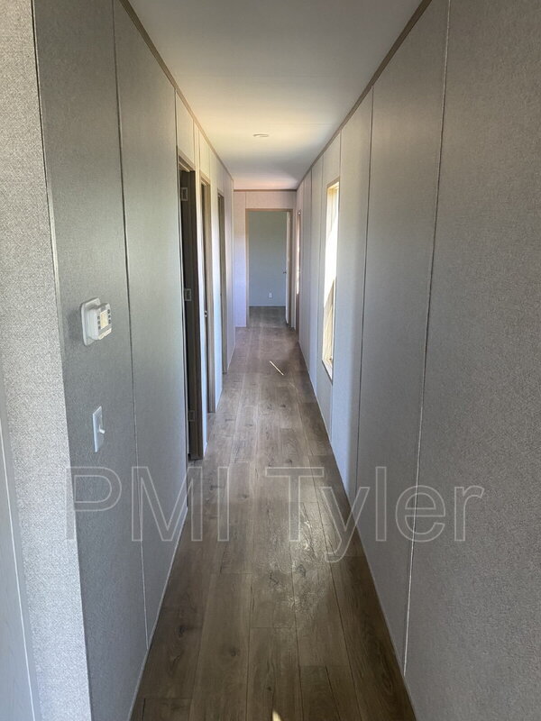 Building Photo - 123 Dogwood Dr