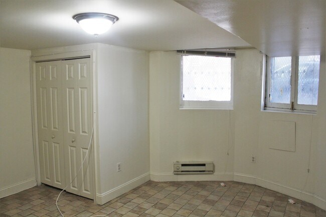 Building Photo - 217 E Preston St