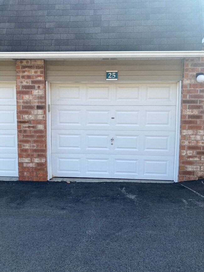 Building Photo - 602 Clubhouse Dr