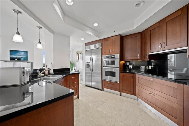 Building Photo - 3610 Gardens Pkwy