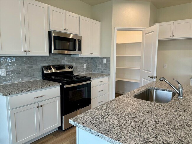 Building Photo - 515 War Admiral Dr