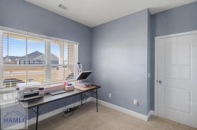 Building Photo - 413 Mcclelland Lp NE