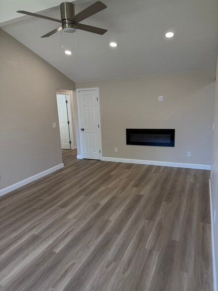 Building Photo - 4145 E Orangeburg Ave