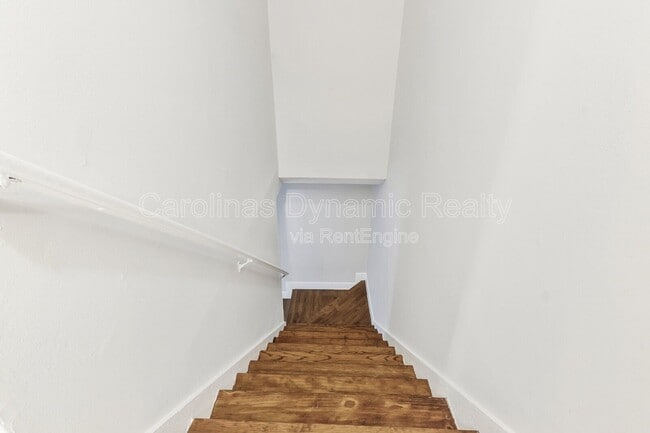 Building Photo - 321 S Gardner Ave