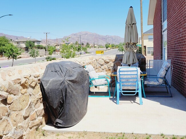 Building Photo - 7401 Plaza Taurina Dr
