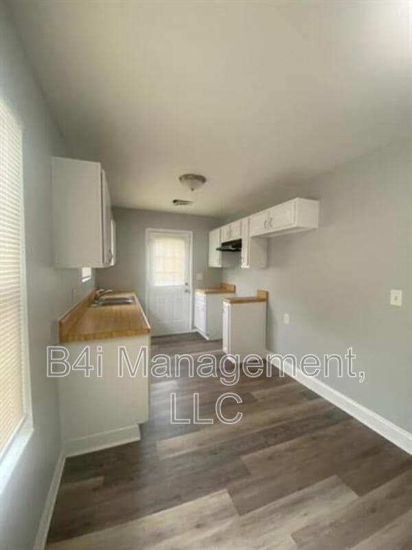 Building Photo - 141 Garfield St