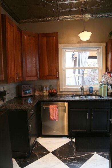 Kitchen - 728 Woodson St SE