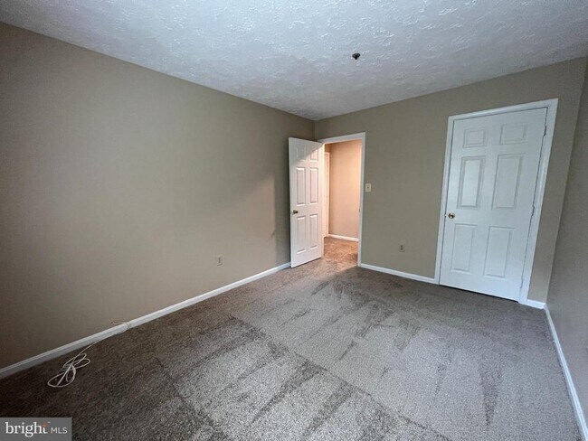 Building Photo - 5004 Doctorfish Ct