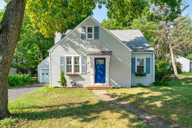 Primary Photo - 11 Boswell Rd