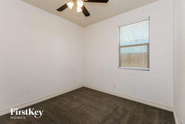 Building Photo - 200 E Toscana Dr