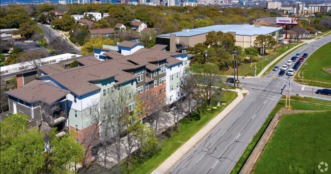 Building Photo - 1800 S I-35 Frontage Rd