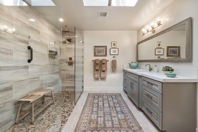 Building Photo - 76 Princeton Dr