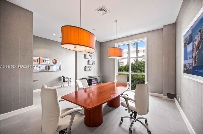 Building Photo - 1945 S Ocean Dr