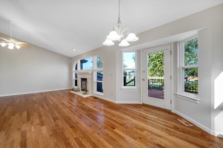 Building Photo - 1583 Briarchase Dr
